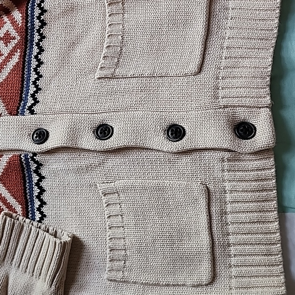 GUC button down sweater size 5-6 - Picture 4 of 5